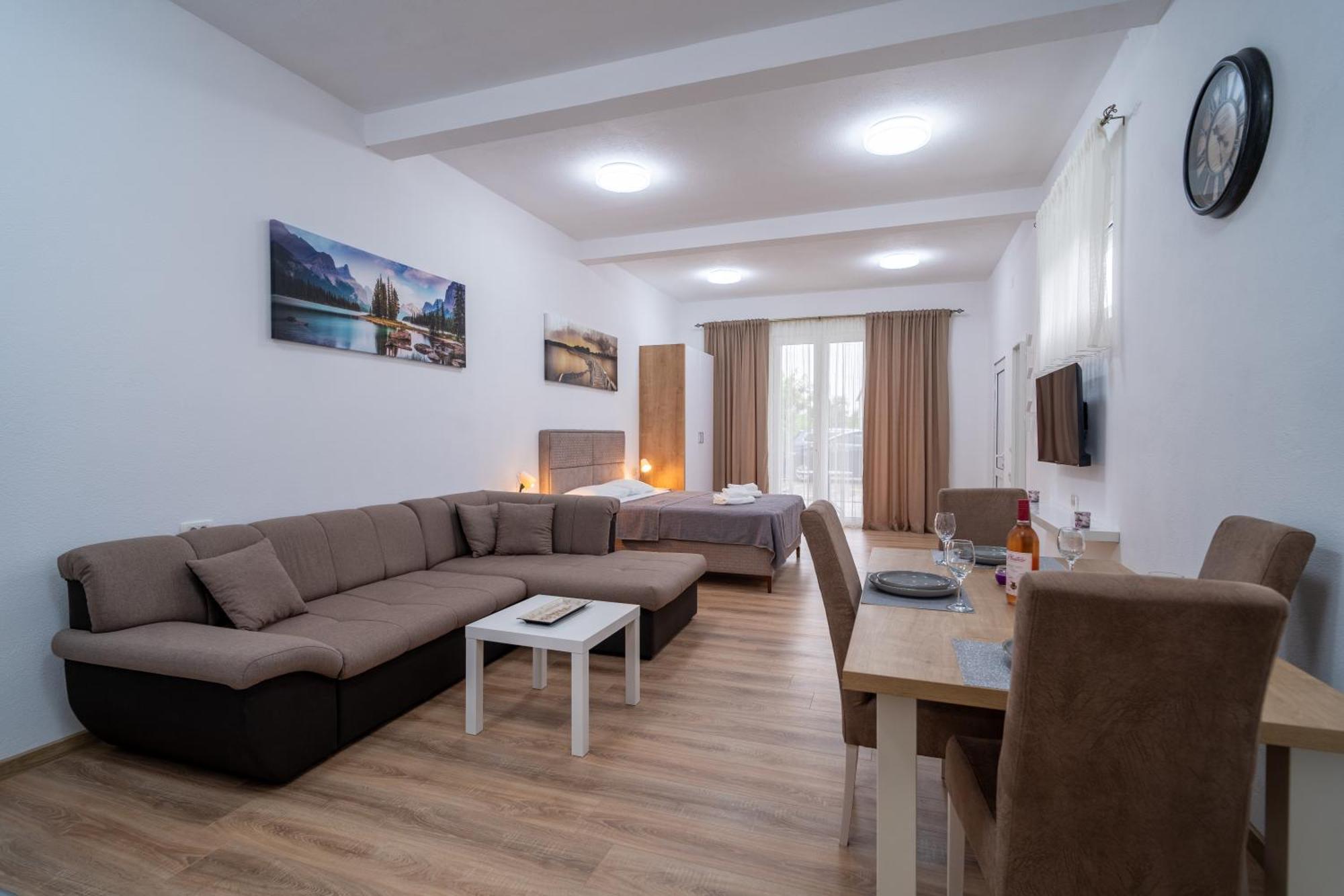 Dane Apartment Airport Podgorica Mitrovici  Exterior photo