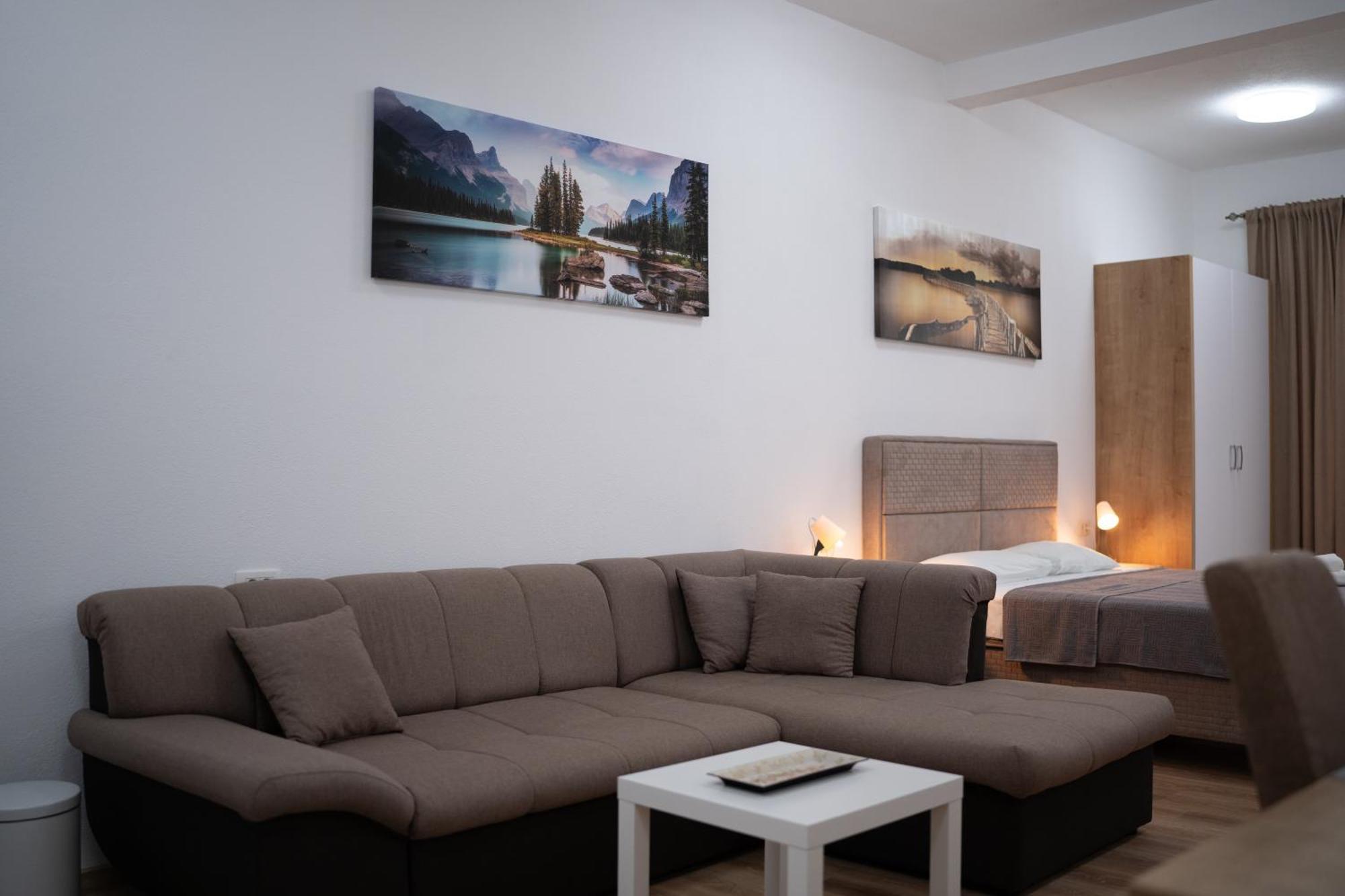 Dane Apartment Airport Podgorica Mitrovici  Exterior photo